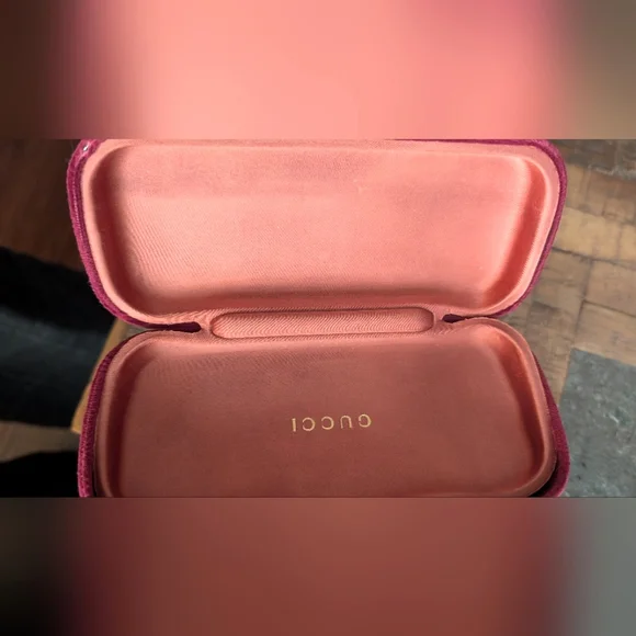 GUCCI Raspberry Ref‎ Velvet Sunglasses  Case - Picture 4 of 6